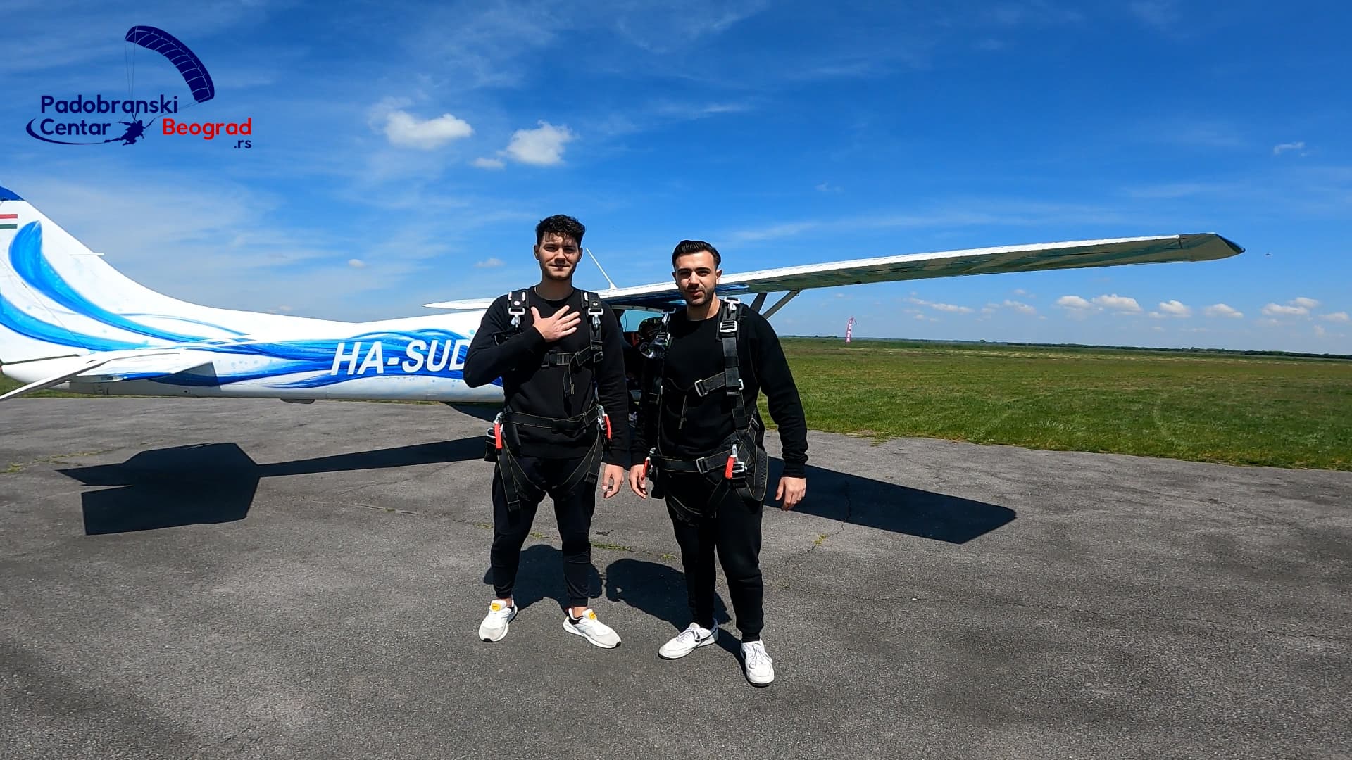 DA LI PRIJATELJ MOŽE DA SKAČE TANDEM SKOK U ISTO VREME KADA I VI? thumbnail